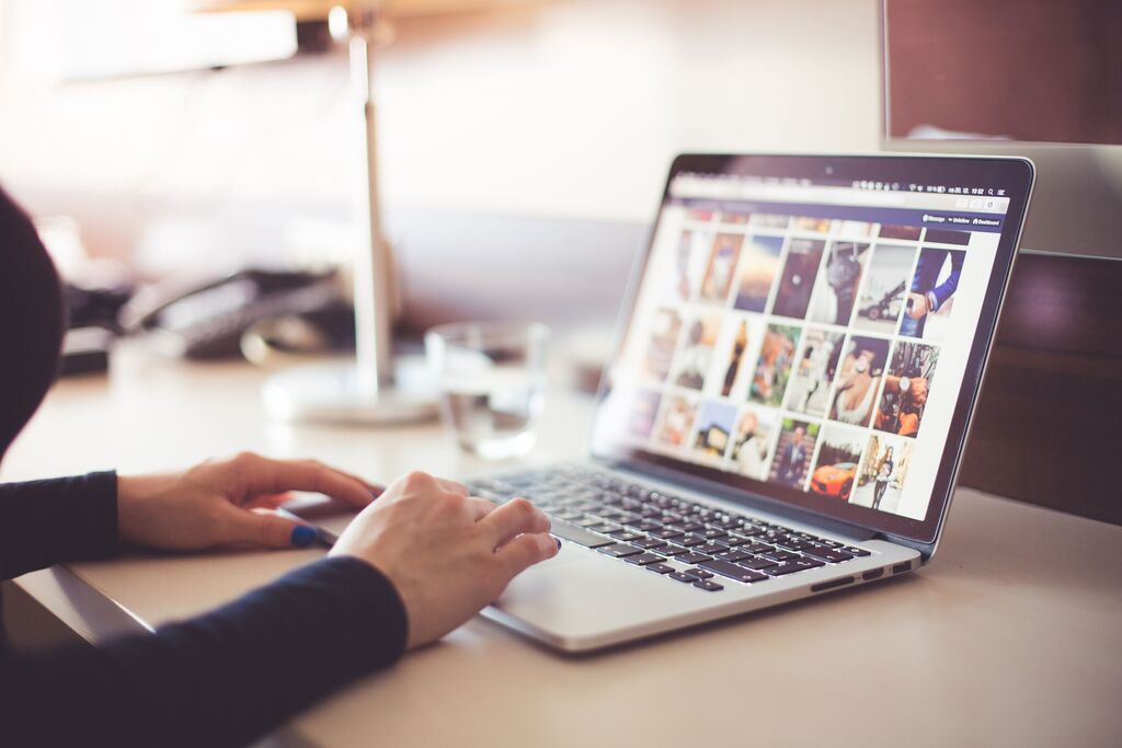 Laptop,  website review, online check